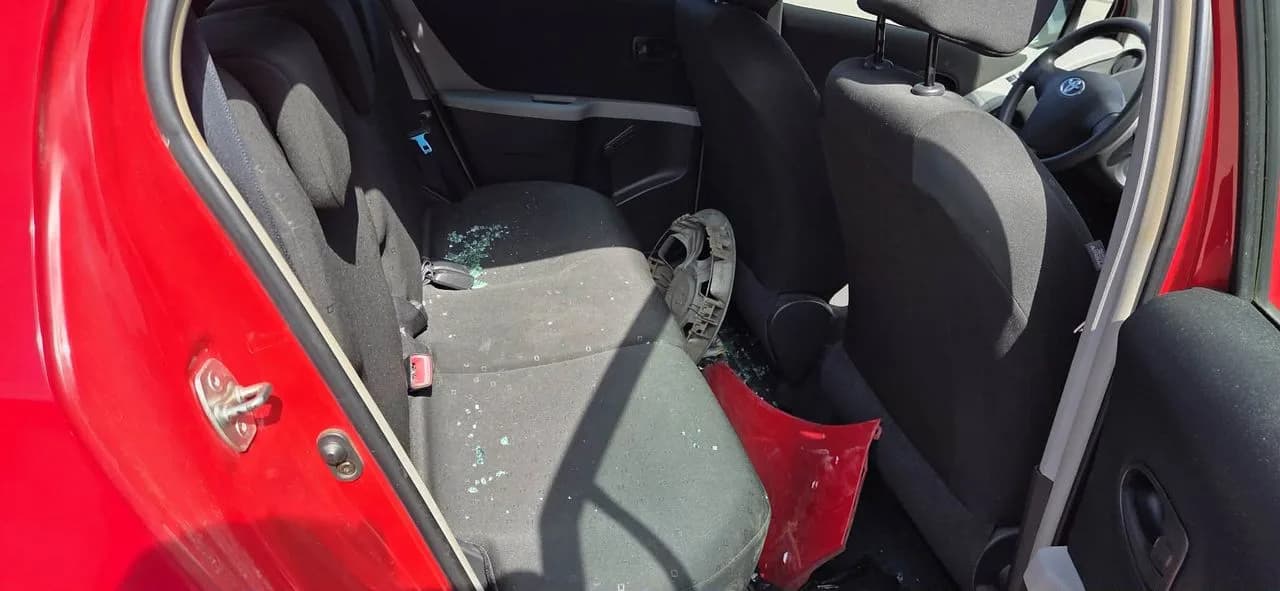 TOYOTA YARIS II kanapa tył – zdjęcie 1