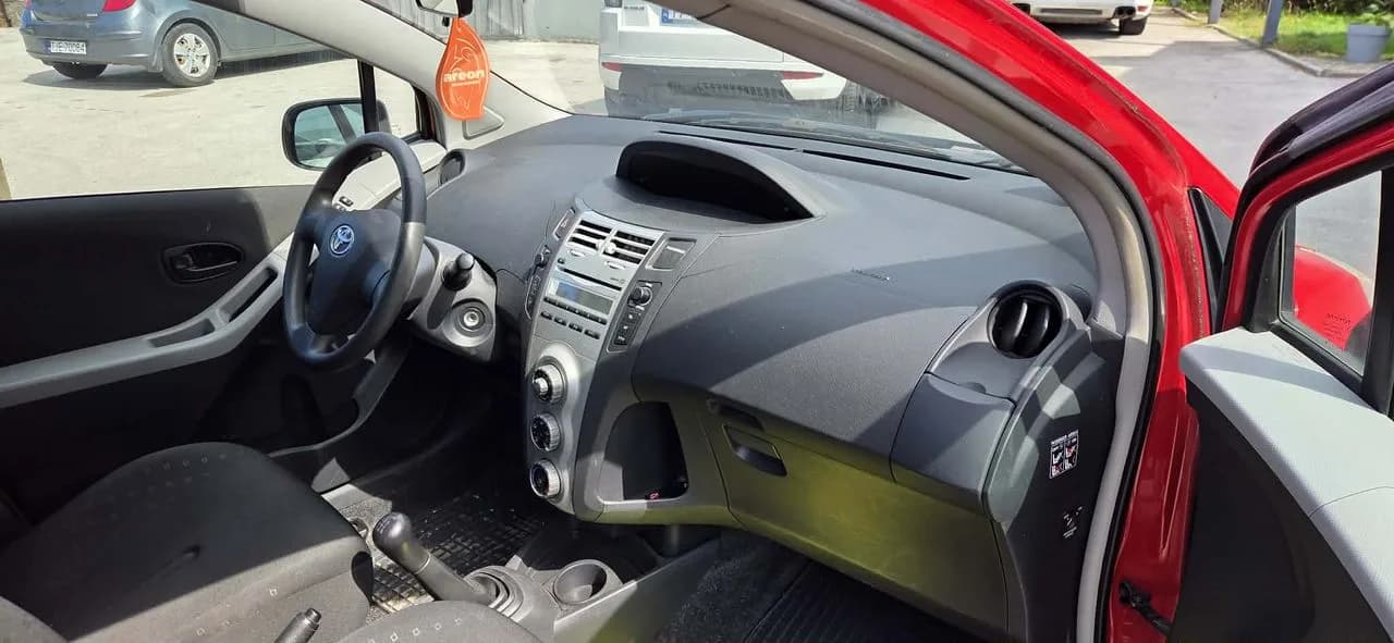 TOYOTA YARIS II radio oryginał fabryczne – zdjęcie 1