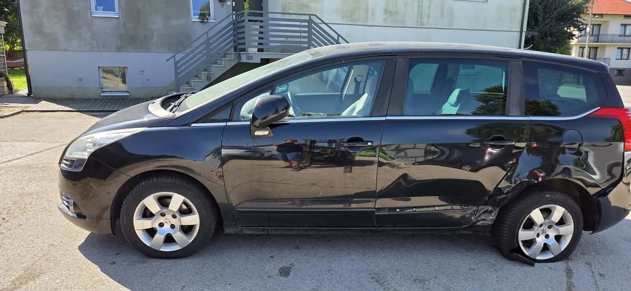 PEUGEOT 5008 KTVD drzwi lewy przód komplet – zdjęcie 1