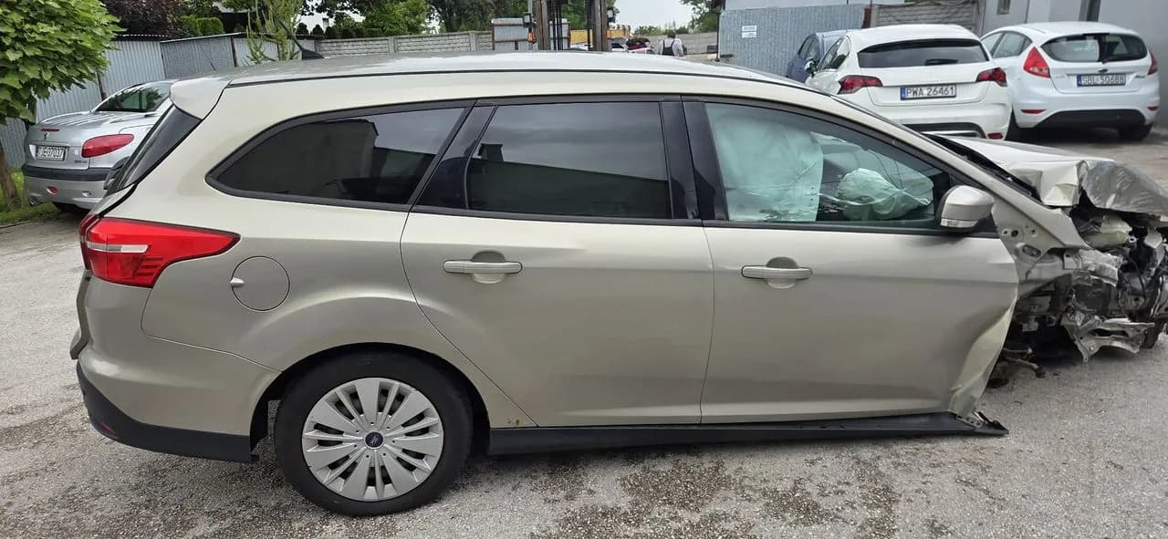 FORD FOCUS MK3 AF kombi drzwi prawy tył komplet – zdjęcie 1