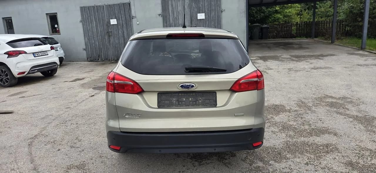 FORD FOCUS MK3 AF kombi pas tył podłoga wanna – zdjęcie 1