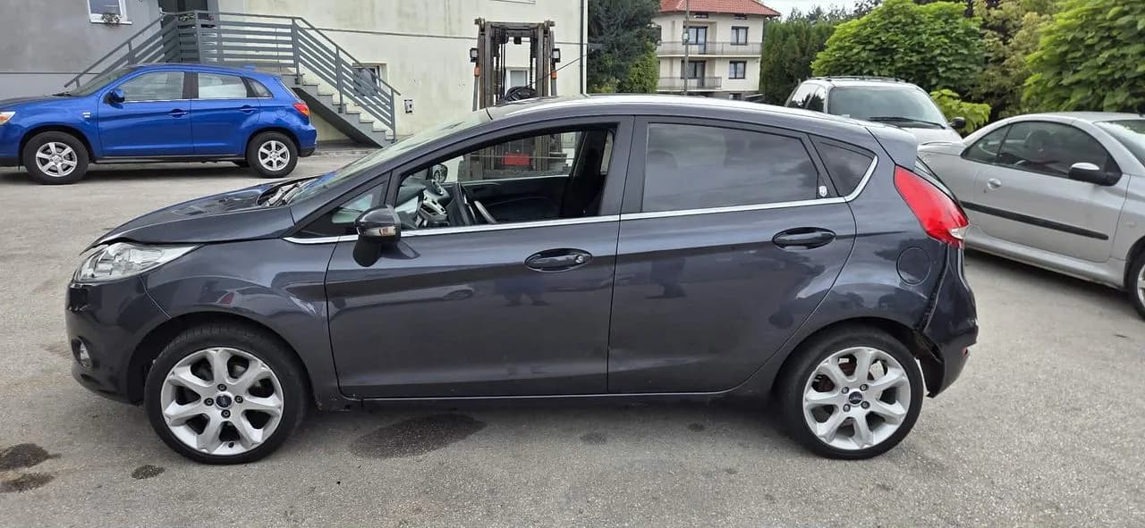 FORD FIESTA MK7 S9 drzwi lewy tył komplet – zdjęcie 1
