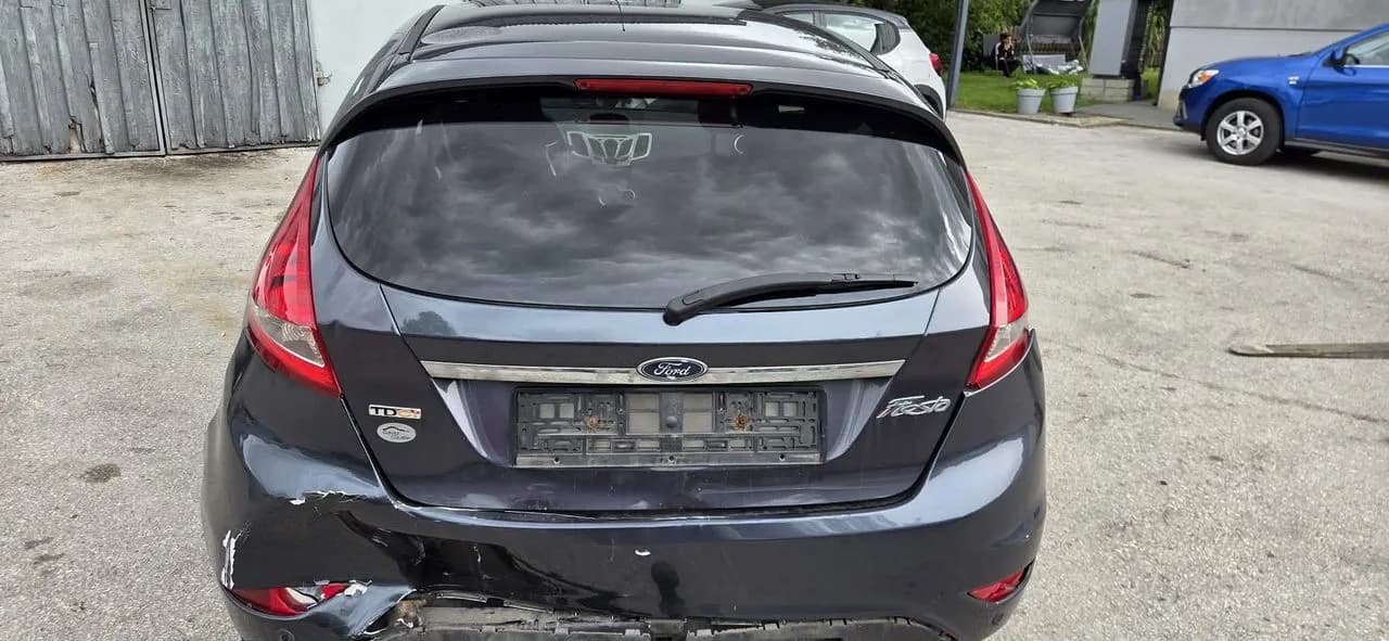 FORD FIESTA MK7 S9 klapa tył komplet szyba – zdjęcie 1