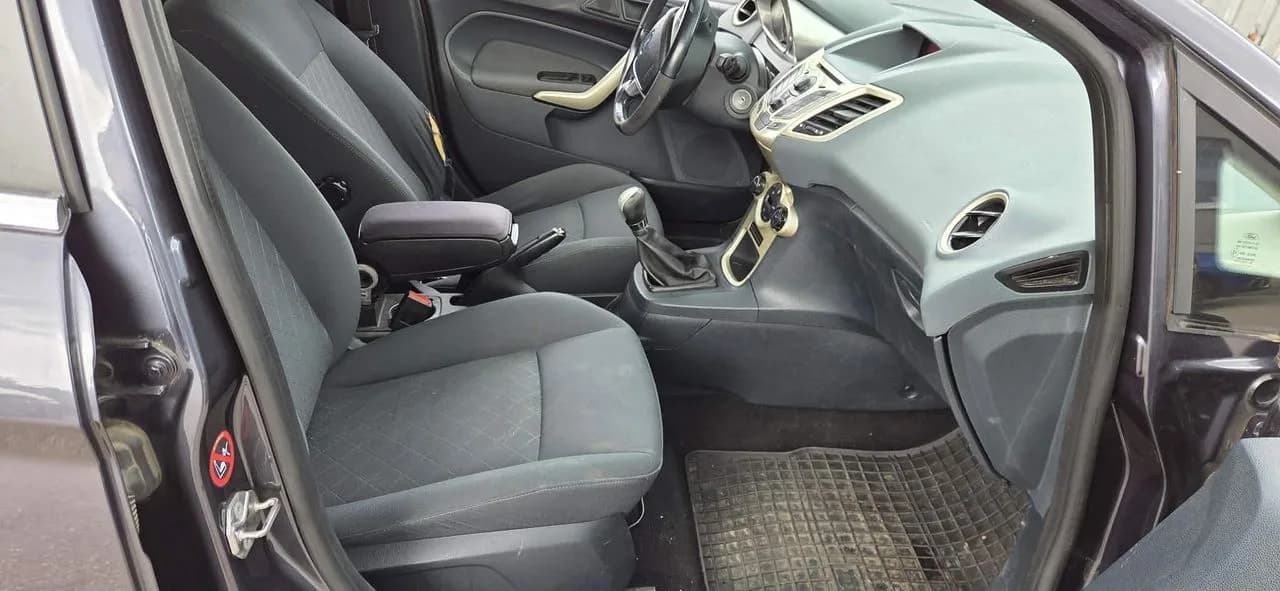 FORD FIESTA MK7 fotel prawy przód – zdjęcie 1