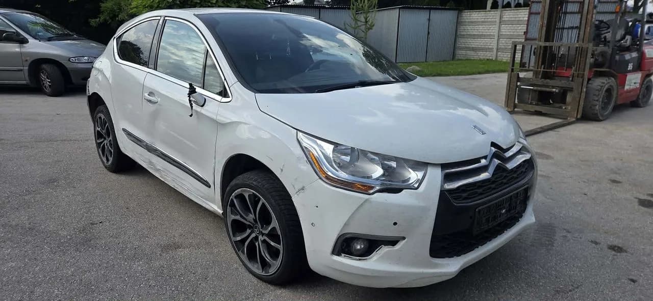CITROEN DS4 lampa prawy przód – zdjęcie 1
