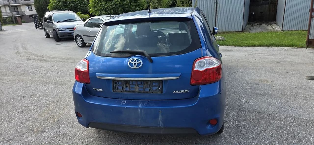 TOYOTA AURIS 8T7 LIFT zderzak tył komplet – zdjęcie 1