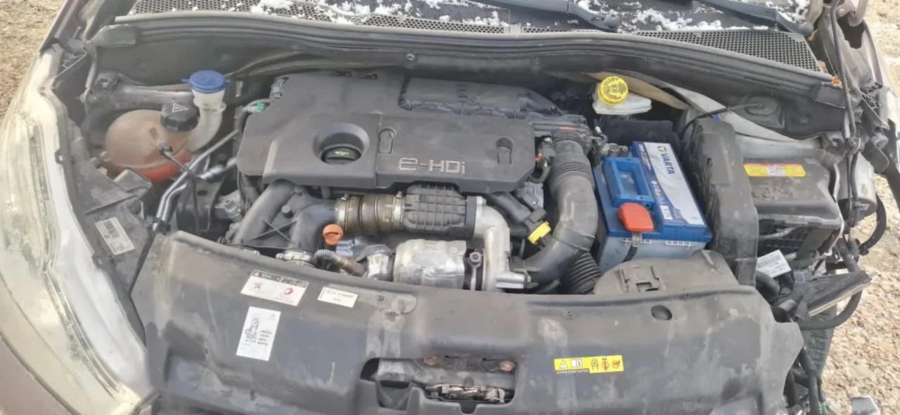 Peugeot 208 1,6HDI sanki belka wózek pod silnik – zdjęcie 1