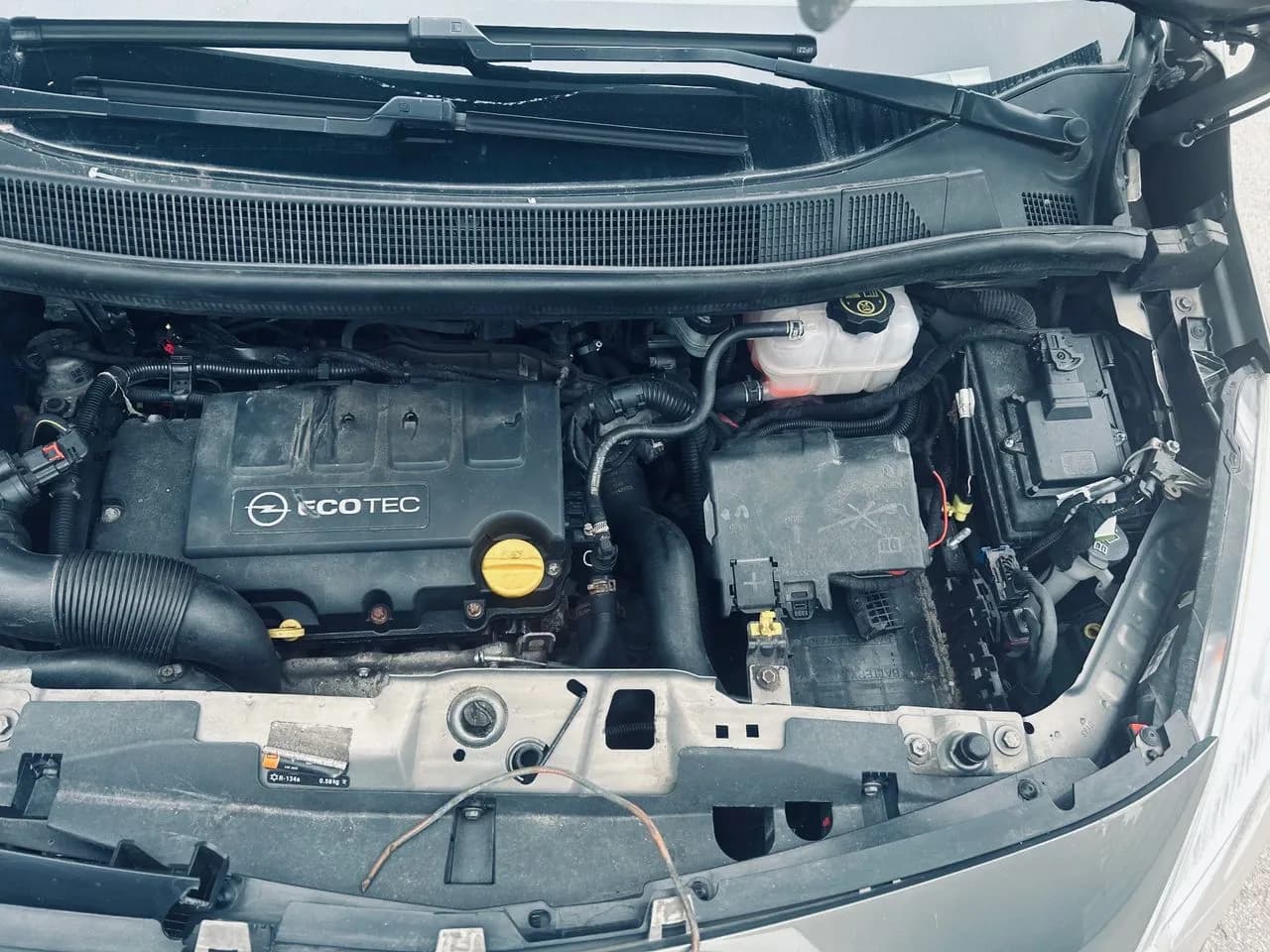 OPEL MERIVA B 1,4 TURBO kompresor pompa klimatyzacji – zdjęcie 1