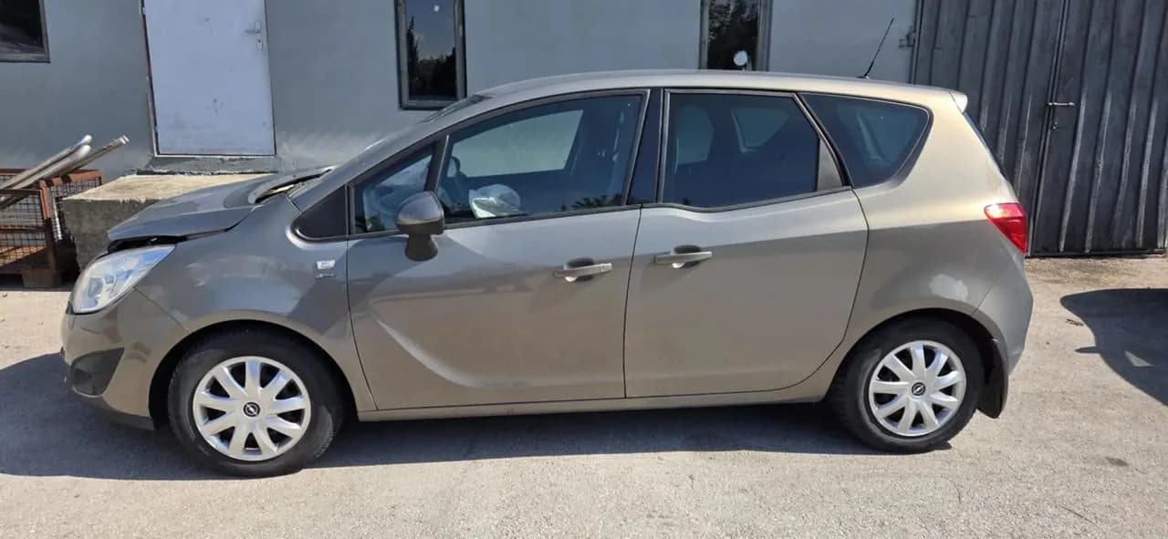 OPEL MERIVA B belka zawieszenie tył tarcze – zdjęcie 1