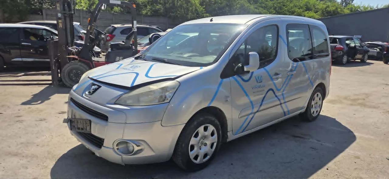 PARTNER II BERLINGO II 1,6HDI 90KM piasta zwrotnica prawy przód – zdjęcie 1