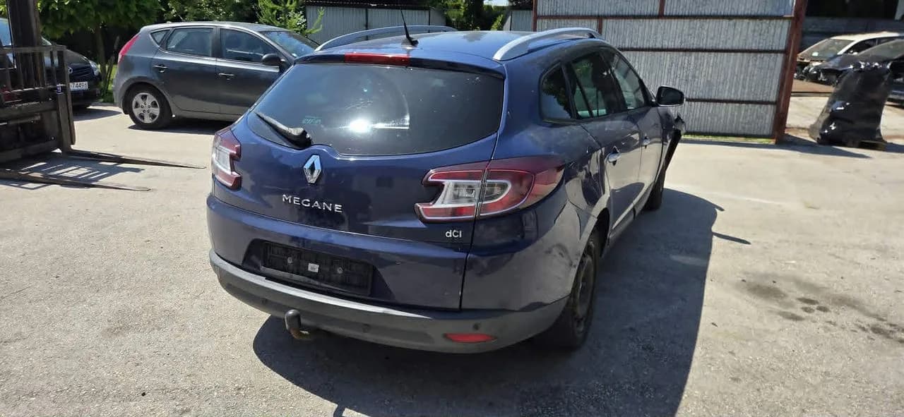 RENAULT MEGANE III OV460 kombi zderzak tył prawy lewy – zdjęcie 1