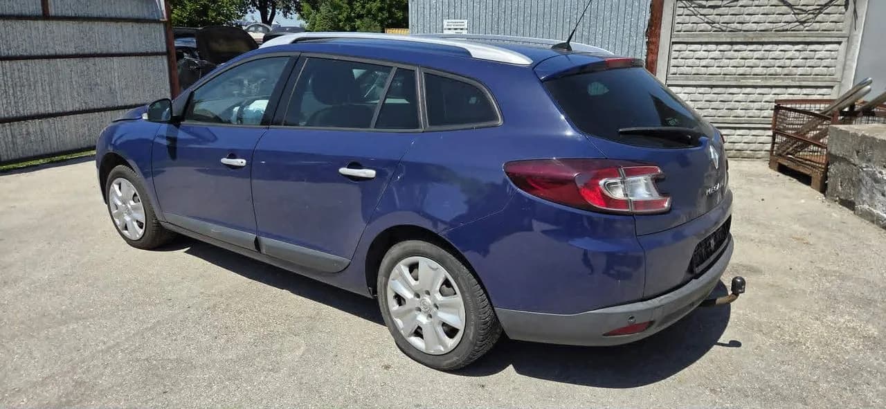 RENAULT MEGANE III kombi belka zawieszenie tył – zdjęcie 1