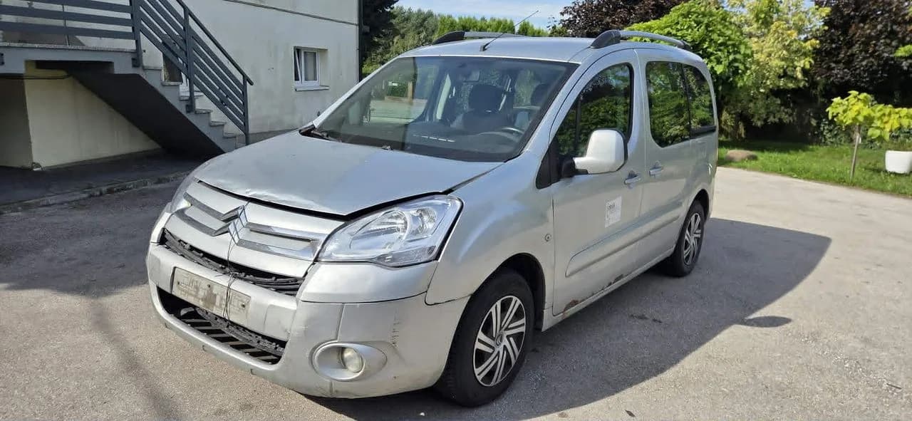 BERLINGO II PARTNER II EZRC błotnik lewy przód – zdjęcie 1